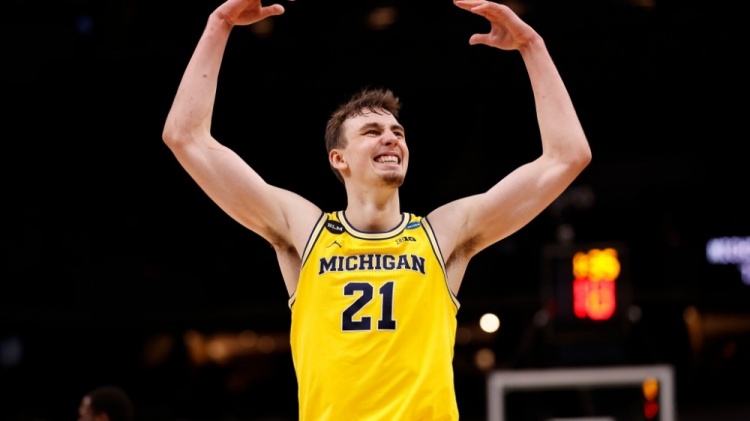 众热血沸腾 众热血沸腾