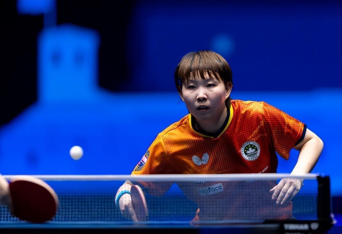 俱乐部中 俱乐部中