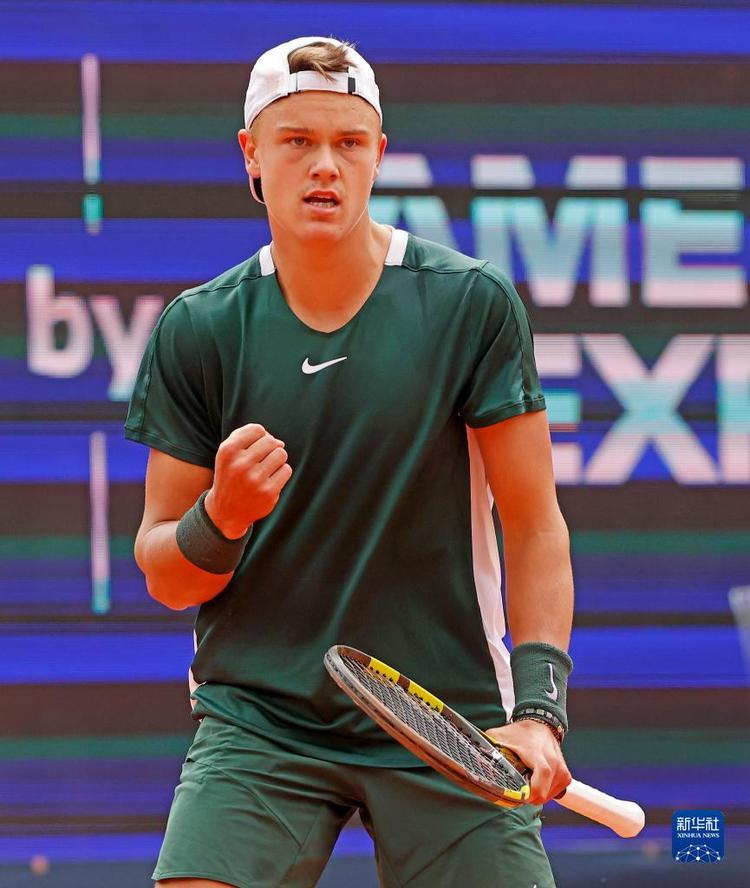 9亿人次 9亿人次