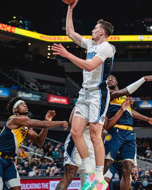 俱乐部中 俱乐部中